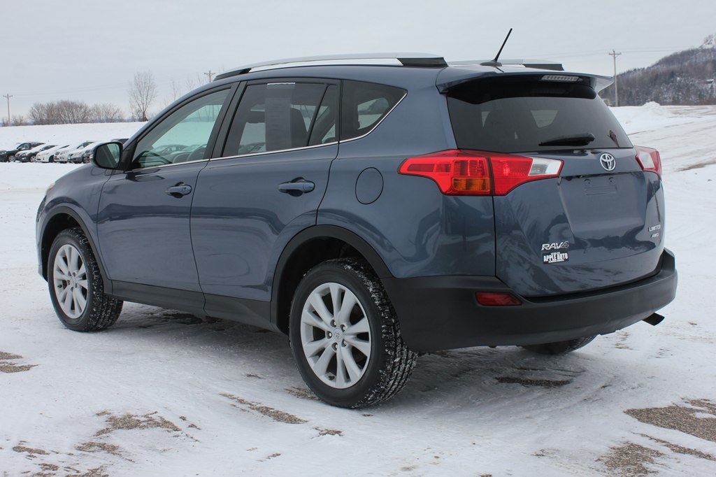 Photo 8 of this TOYOTA RAV4