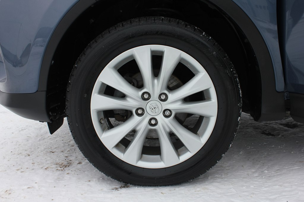 Photo 57 of this TOYOTA RAV4