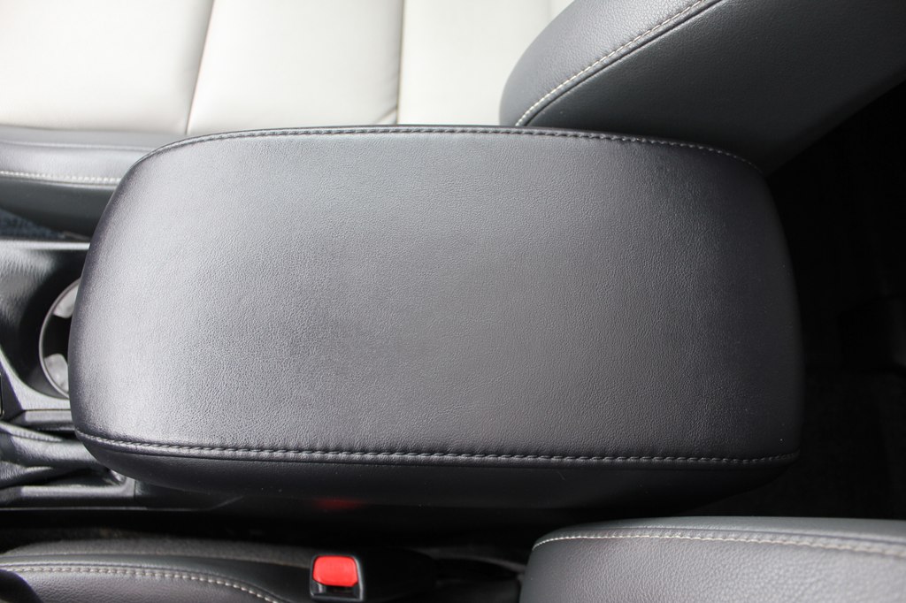 Photo 32 of this TOYOTA RAV4