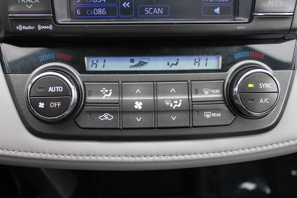 Photo 23 of this TOYOTA RAV4