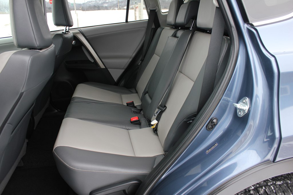 Photo 42 of this TOYOTA RAV4