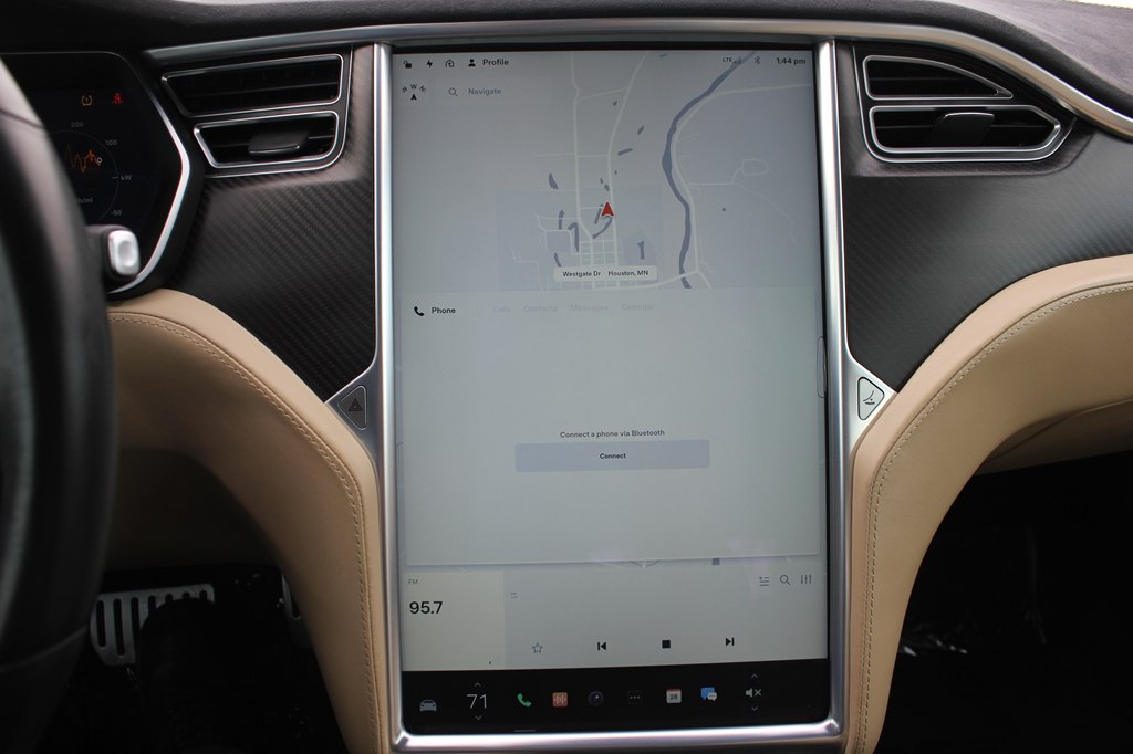 Photo 17 of this TESLA MODEL S