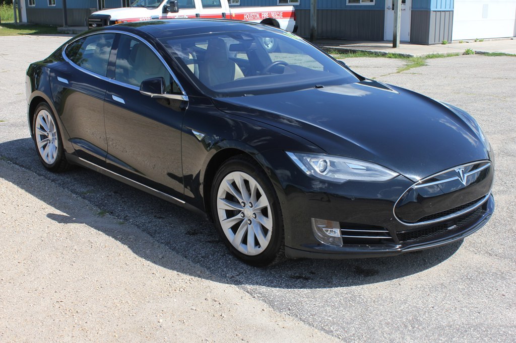 Photo 4 of this TESLA MODEL S