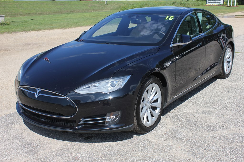 Photo 2 of this TESLA MODEL S