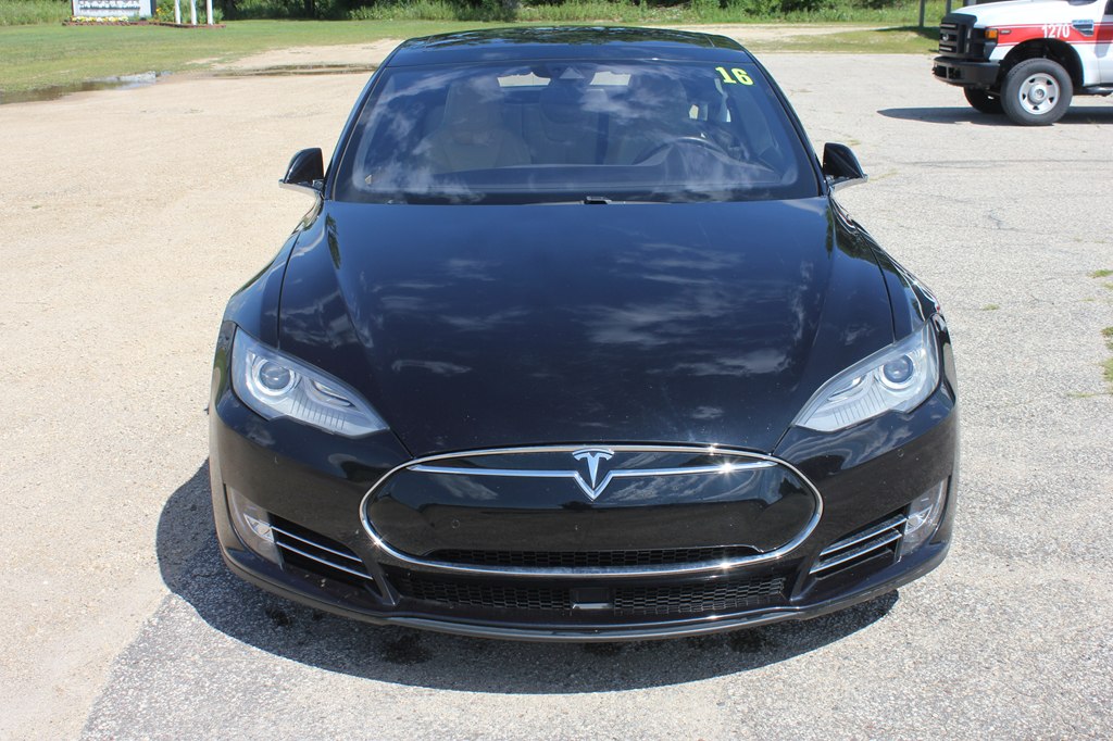 Photo 3 of this TESLA MODEL S