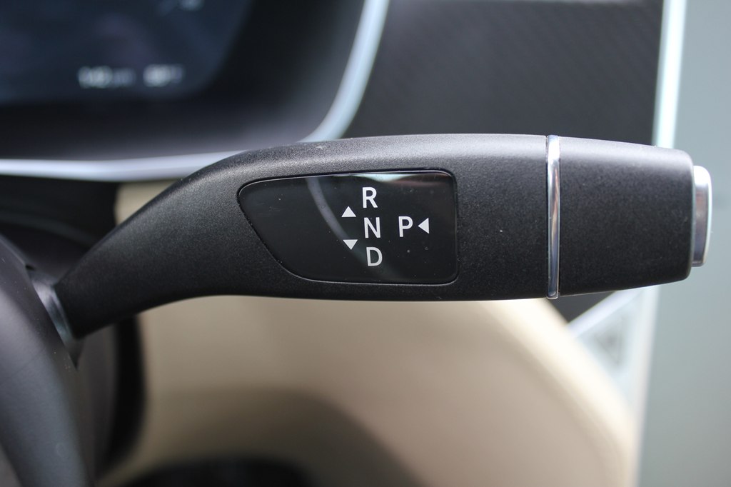 Photo 11 of this TESLA MODEL S