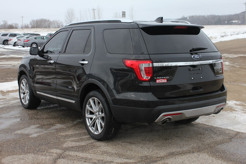 Photo 8 of this FORD EXPLORER