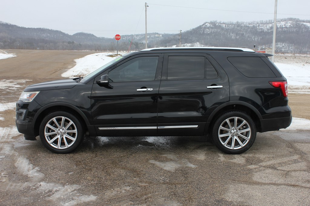 Photo 9 of this FORD EXPLORER