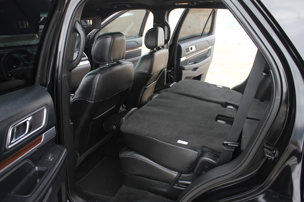 Photo 42 of this FORD EXPLORER