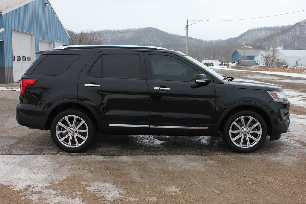 Photo 5 of this FORD EXPLORER