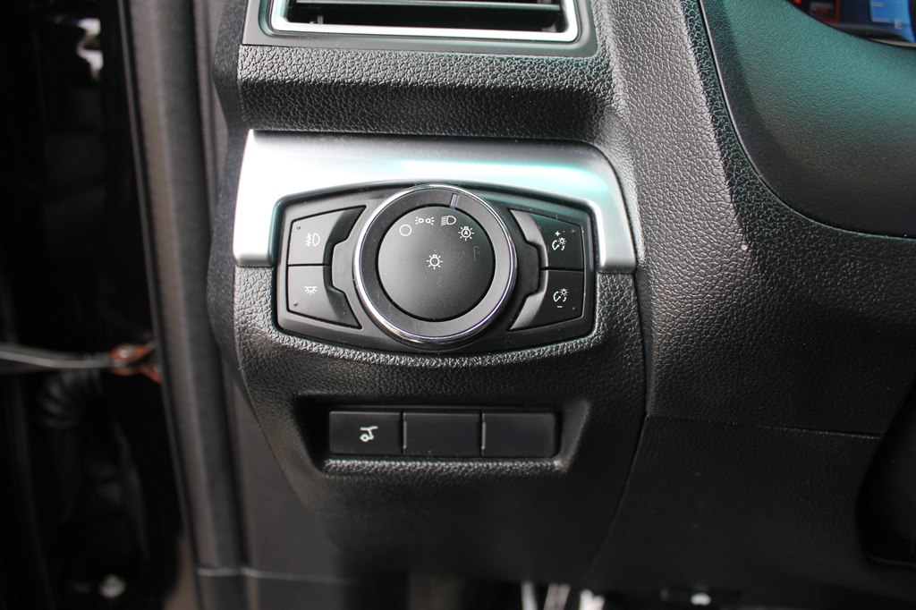 Photo 24 of this FORD EXPLORER