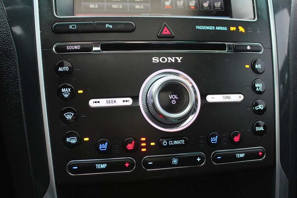 Photo 19 of this FORD EXPLORER