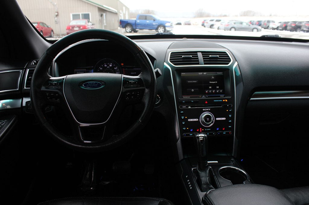Photo 10 of this FORD EXPLORER
