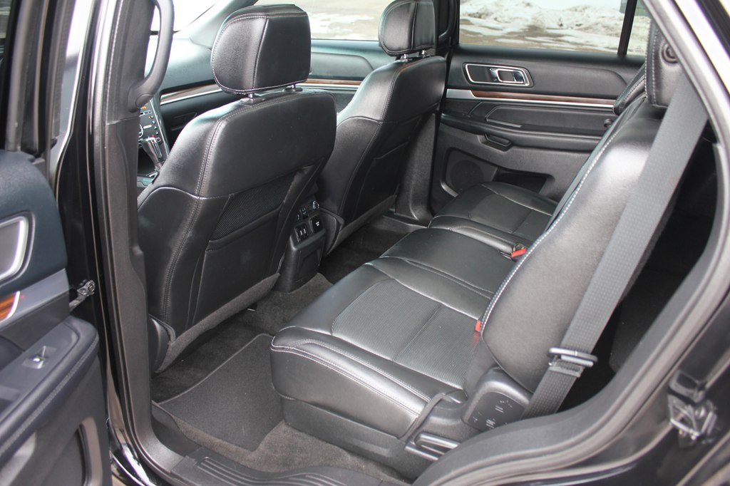 Photo 31 of this FORD EXPLORER