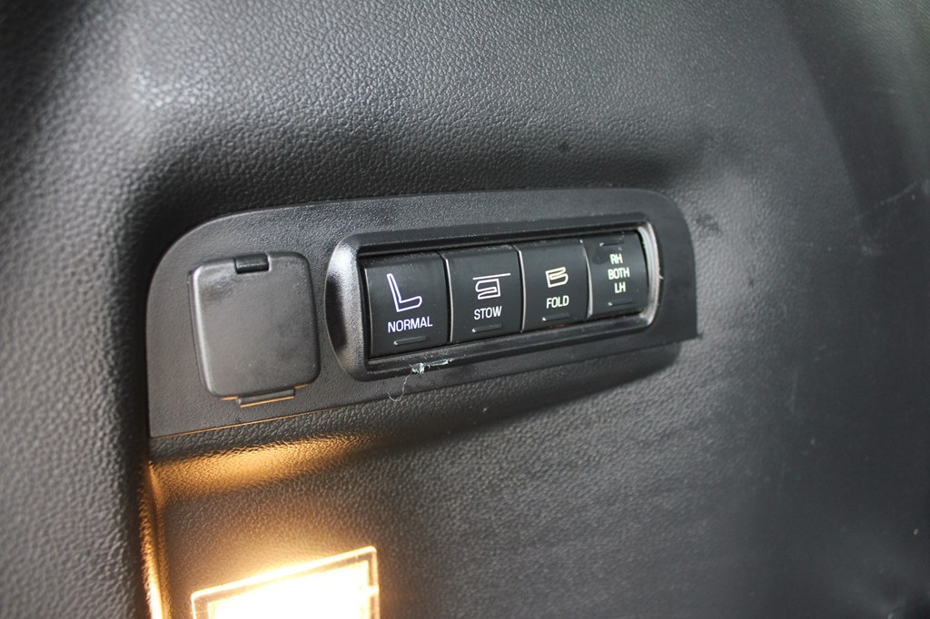 Photo 34 of this FORD EXPLORER