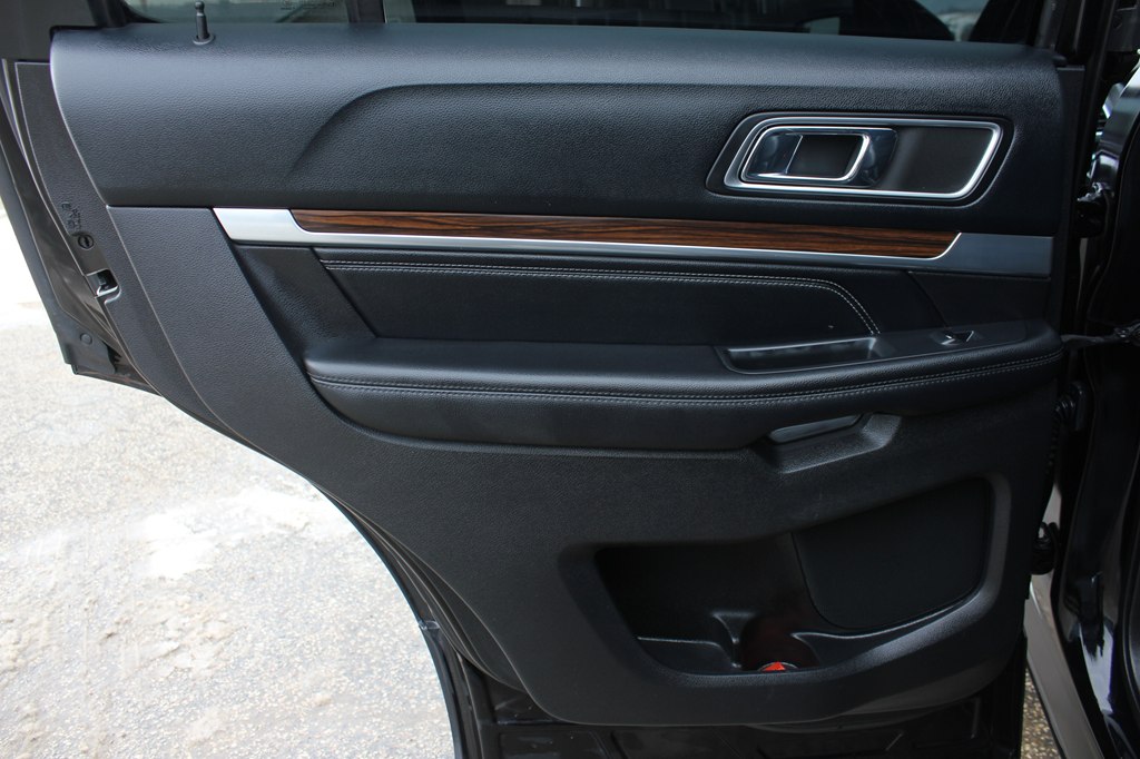 Photo 30 of this FORD EXPLORER