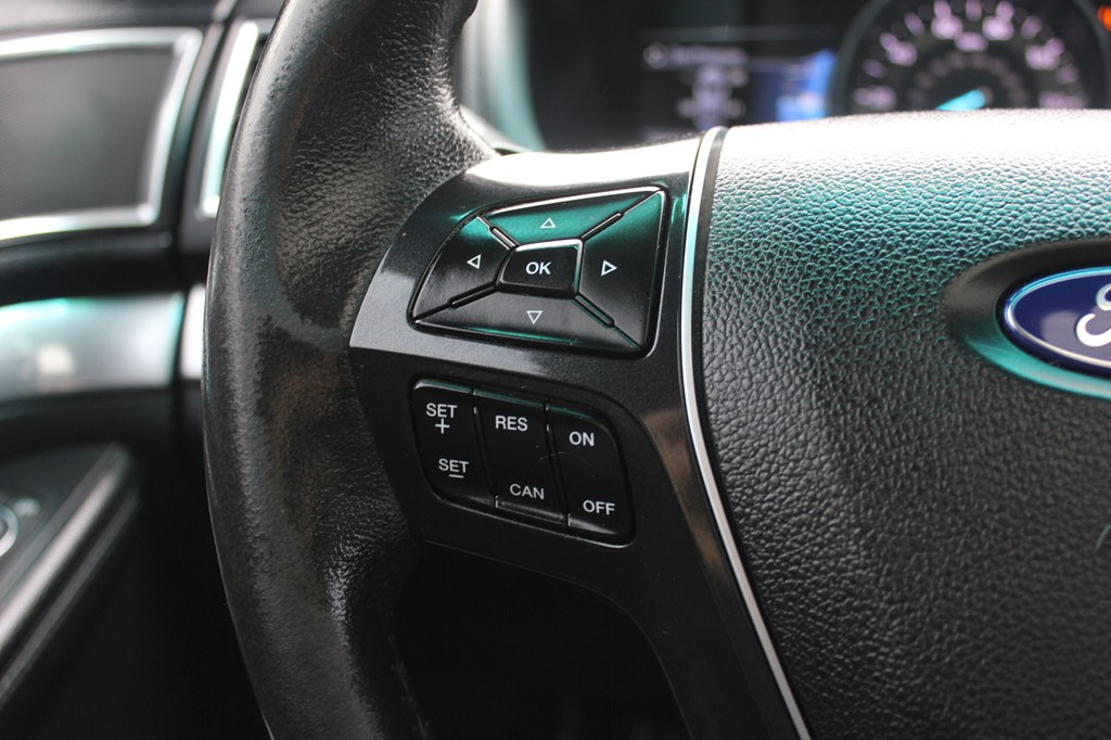 Photo 14 of this FORD EXPLORER