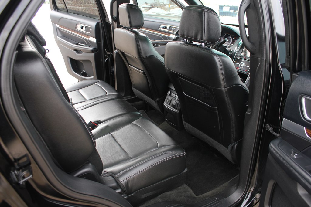 Photo 37 of this FORD EXPLORER
