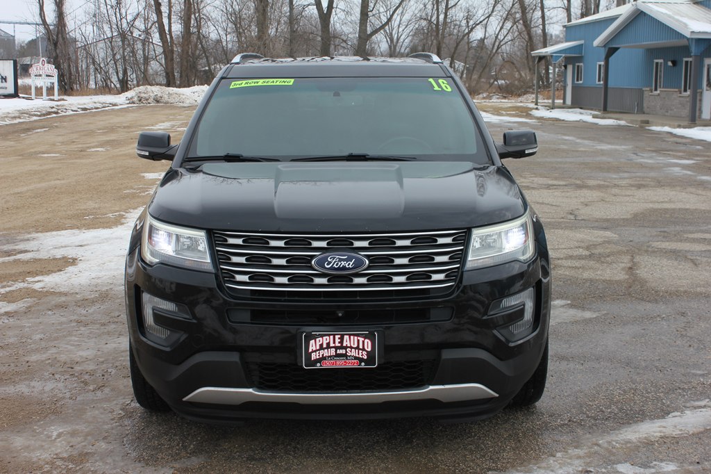 Photo 3 of this FORD EXPLORER