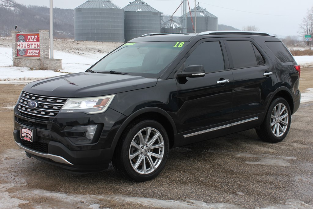 Photo 2 of this FORD EXPLORER