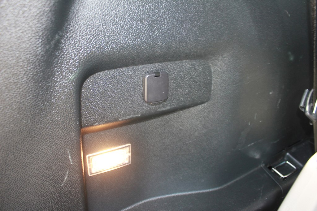 Photo 47 of this FORD EXPLORER