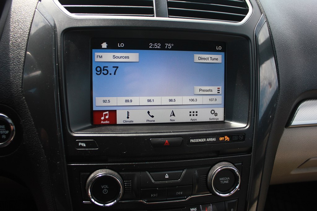 Photo 18 of this FORD EXPLORER