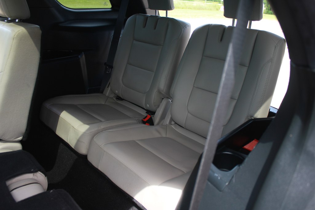 Photo 42 of this FORD EXPLORER