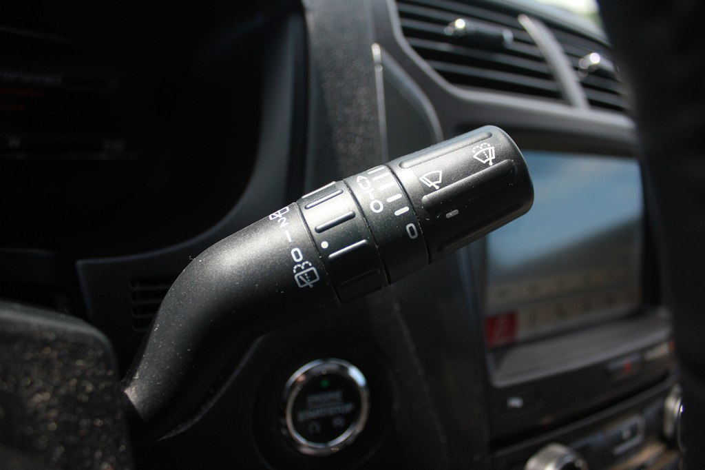 Photo 16 of this FORD EXPLORER