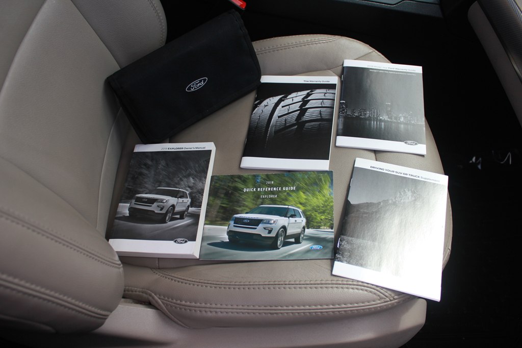 Photo 34 of this FORD EXPLORER