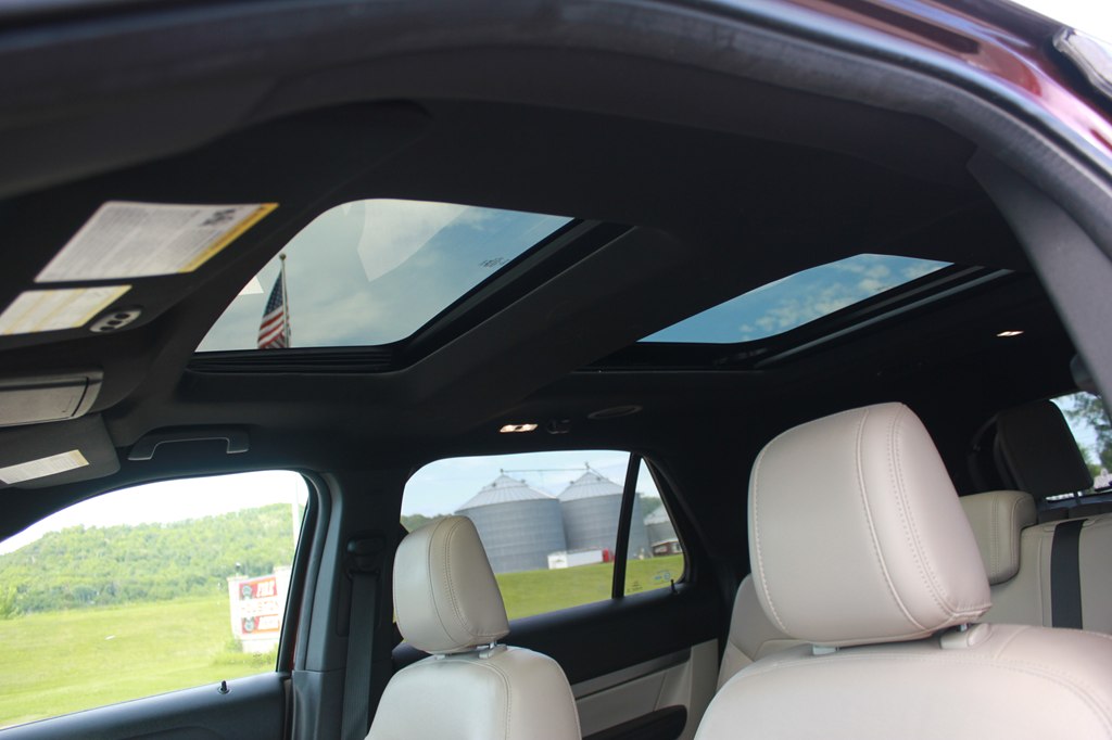 Photo 27 of this FORD EXPLORER