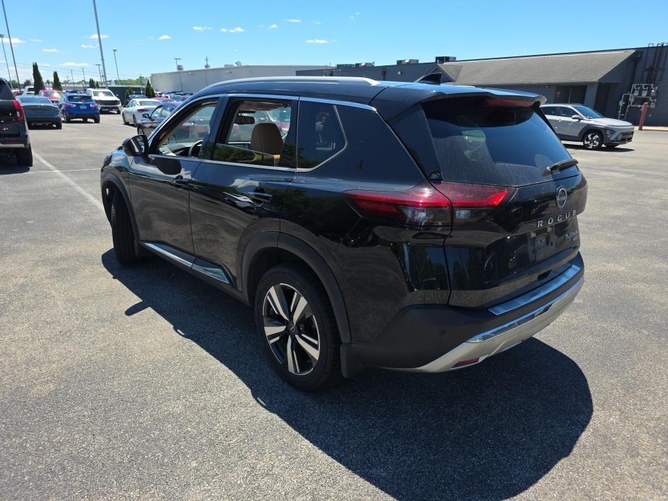 Photo 7 of this NISSAN ROGUE