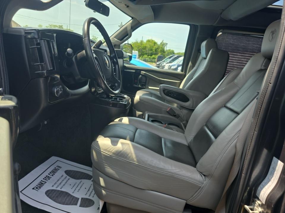 Photo 5 of this CHEVROLET EXPRESS