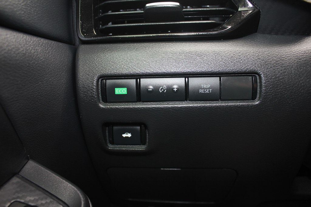 Photo 16 of this NISSAN SENTRA