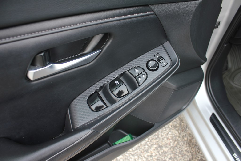 Photo 26 of this NISSAN SENTRA
