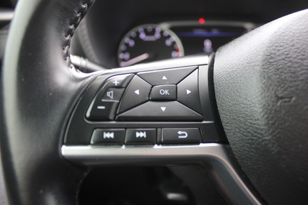 Photo 12 of this NISSAN SENTRA