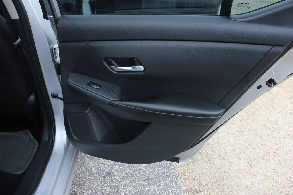 Photo 32 of this NISSAN SENTRA