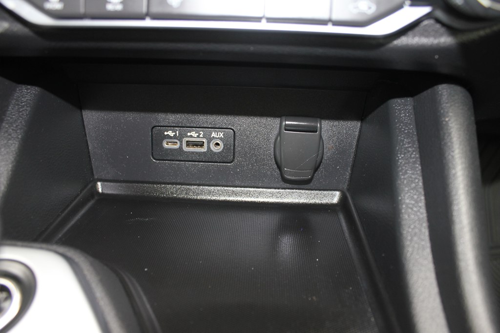 Photo 19 of this NISSAN SENTRA