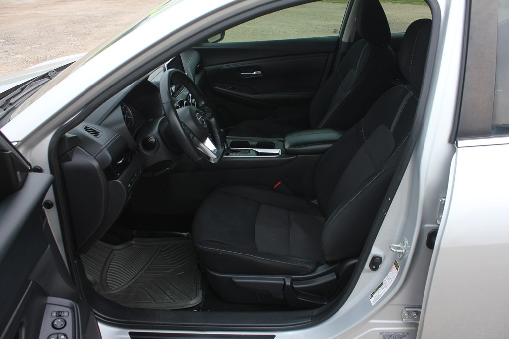 Photo 27 of this NISSAN SENTRA