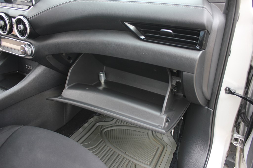 Photo 31 of this NISSAN SENTRA