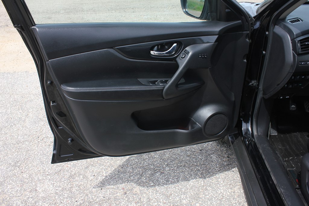 Photo 28 of this NISSAN ROGUE