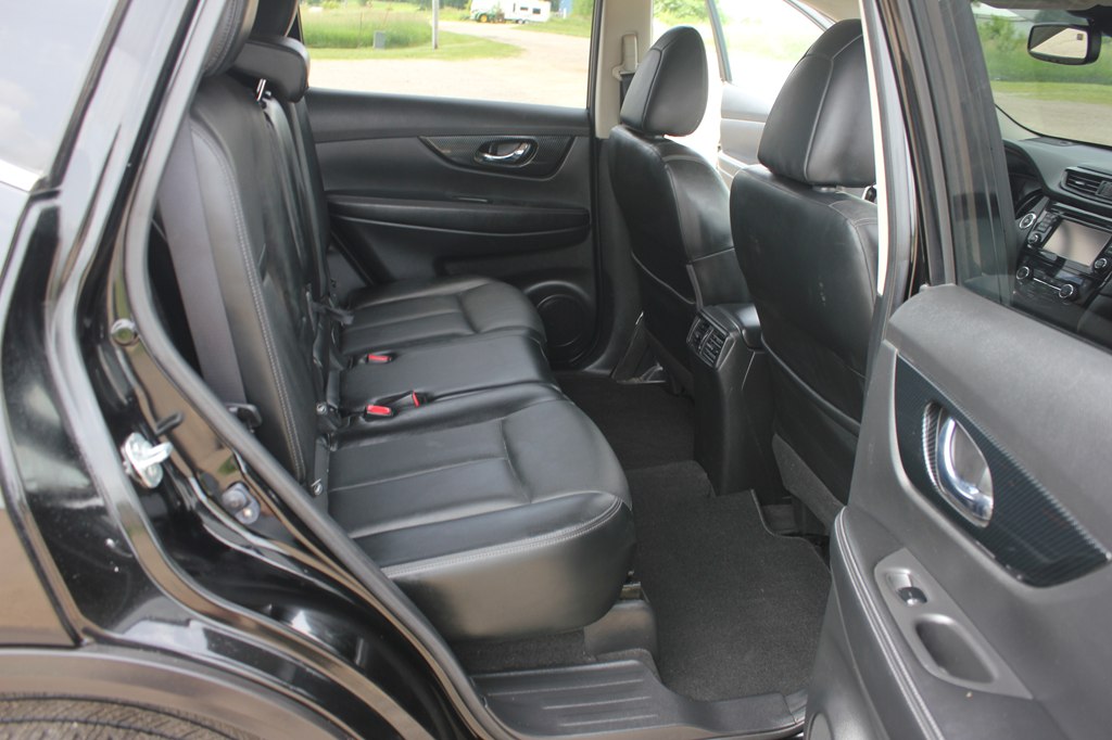 Photo 37 of this NISSAN ROGUE