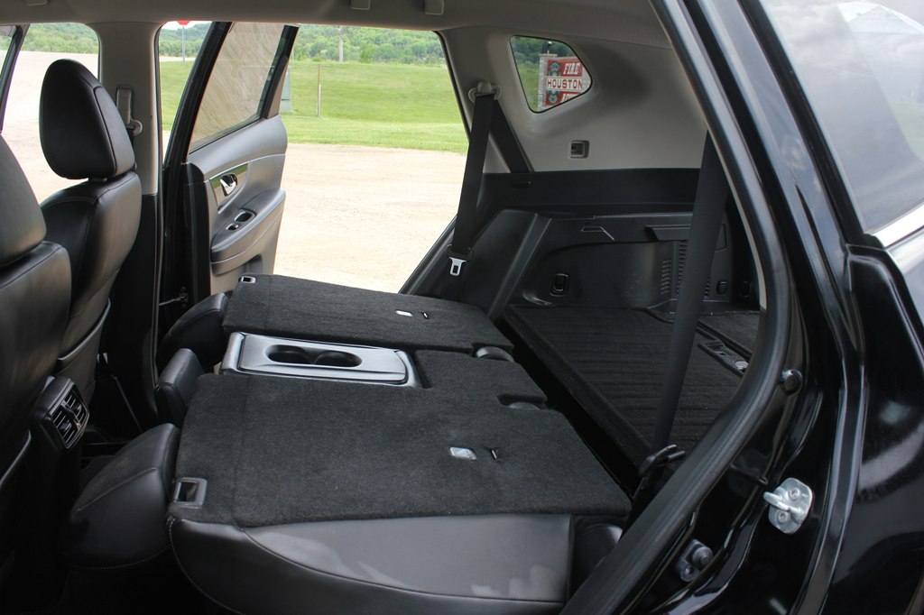 Photo 40 of this NISSAN ROGUE