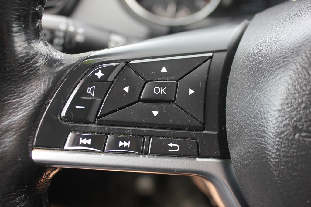 Photo 13 of this NISSAN ROGUE