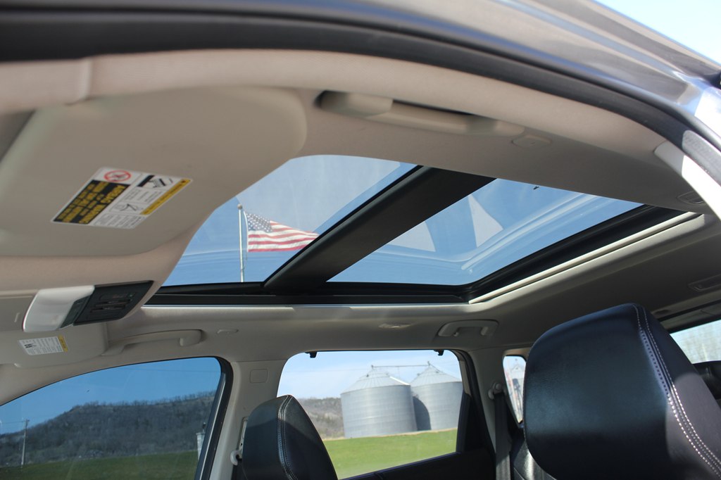 Photo 25 of this NISSAN ROGUE