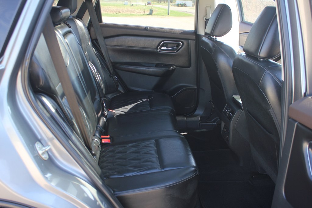 Photo 35 of this NISSAN ROGUE
