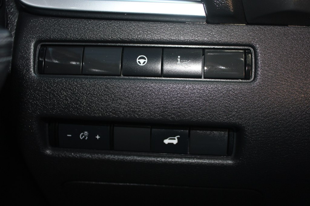 Photo 16 of this NISSAN ROGUE