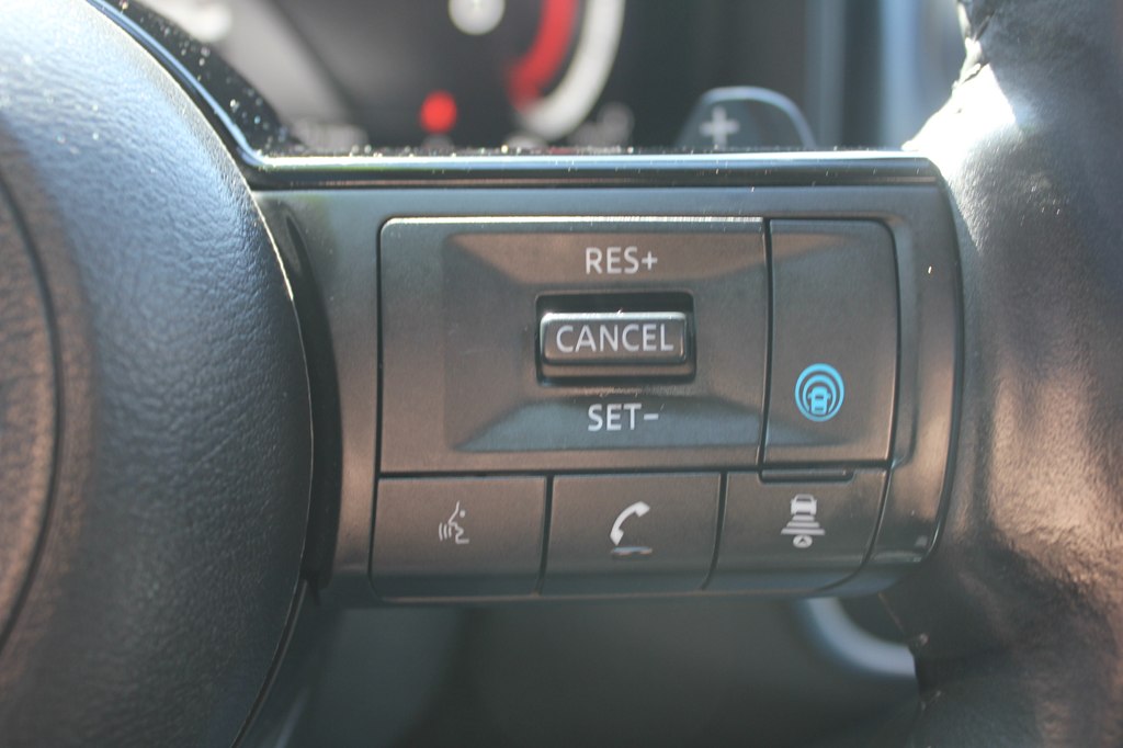 Photo 13 of this NISSAN ROGUE