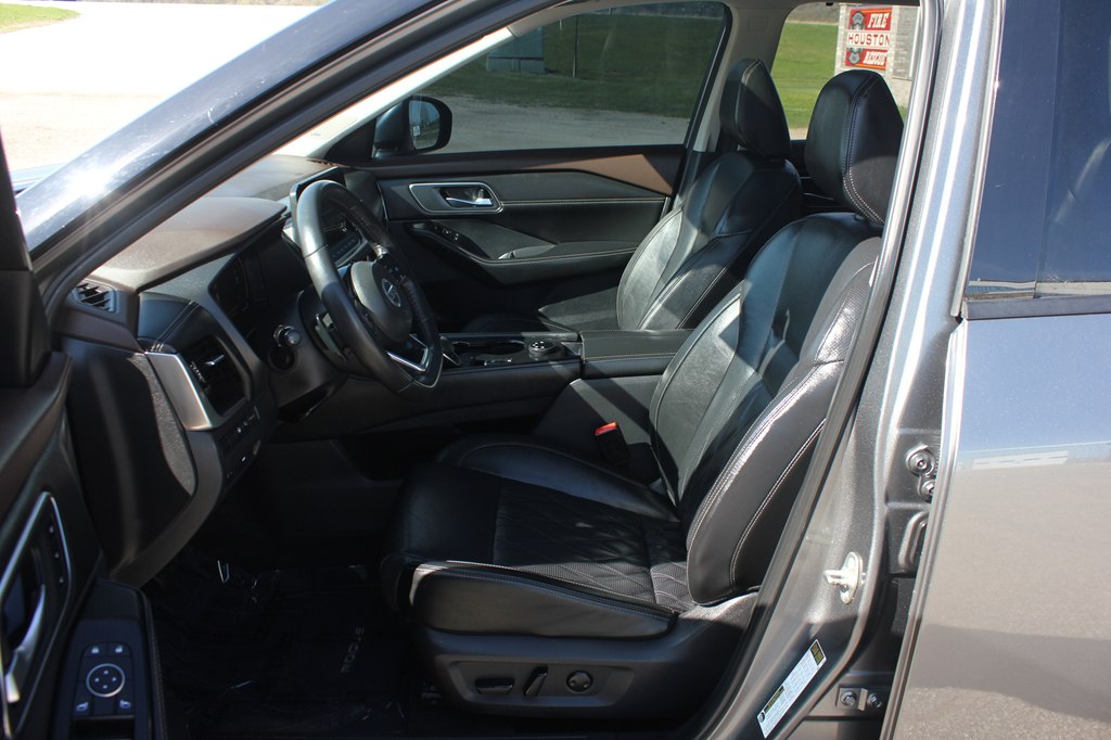 Photo 28 of this NISSAN ROGUE