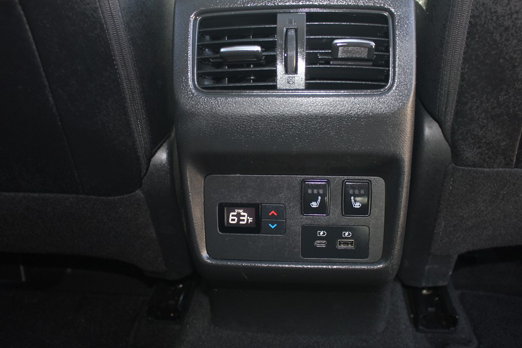 Photo 36 of this NISSAN ROGUE
