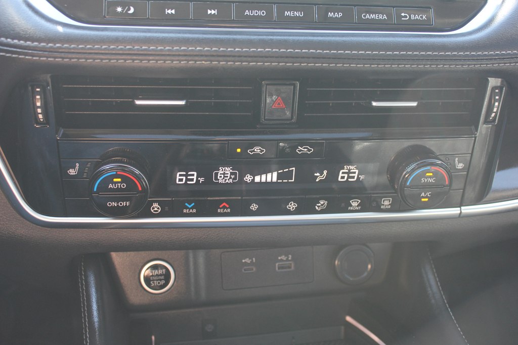 Photo 18 of this NISSAN ROGUE